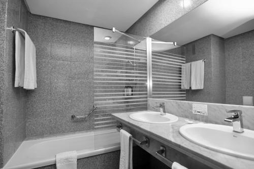 Habitación Doble Estándar del hotel Puerto Palace. Foto 1