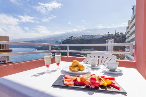 Habitación Triple Superior del hotel Checkin Concordia Playa. Foto 2