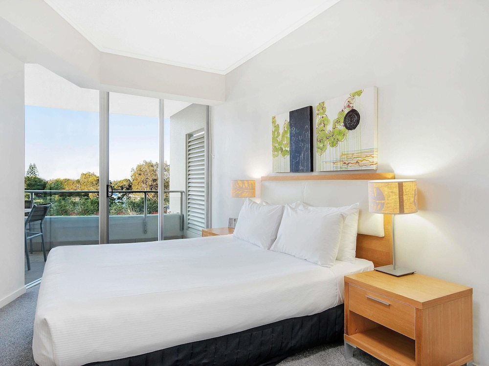 Apartamento de 2 dormitorios con vistas a la piscina del hotel The Sebel Maroochydore. Foto 4