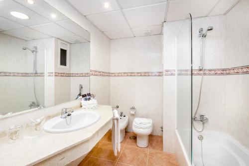 Habitación doble Superior 1 Cama Individual 1 Cama doble del hotel O7 Tenerife. Foto 3