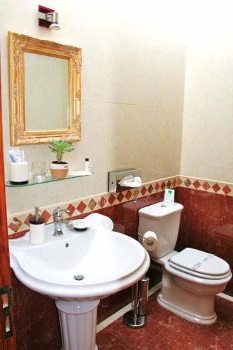 Habitación Doble Deluxe del hotel Birdcage Gay Resort - Adult Only. Foto 12