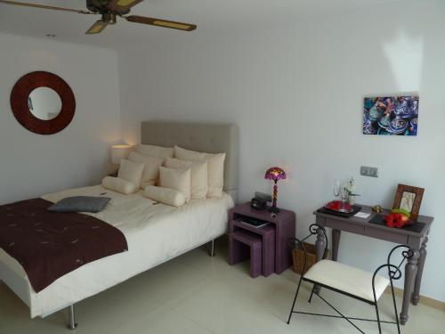 Habitación Doble Deluxe del hotel Birdcage Gay Resort - Adult Only. Foto 20