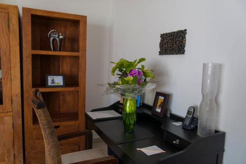 Suite con vistas al jardín del hotel Birdcage Gay Resort - Adult Only