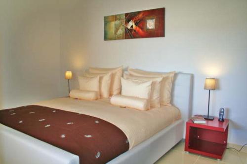 Suite con vistas al jardín del hotel Birdcage Gay Resort - Adult Only. Foto 6