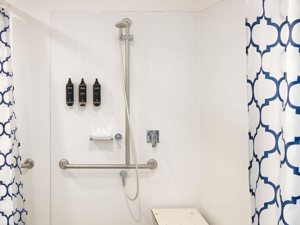 Habitación Estándar Queen Accesible del hotel Mercure Sydney Blacktown. Foto 7