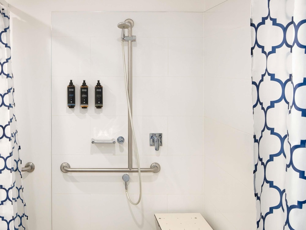 Habitación Estándar Queen Accesible del hotel Mercure Sydney Blacktown. Foto 5