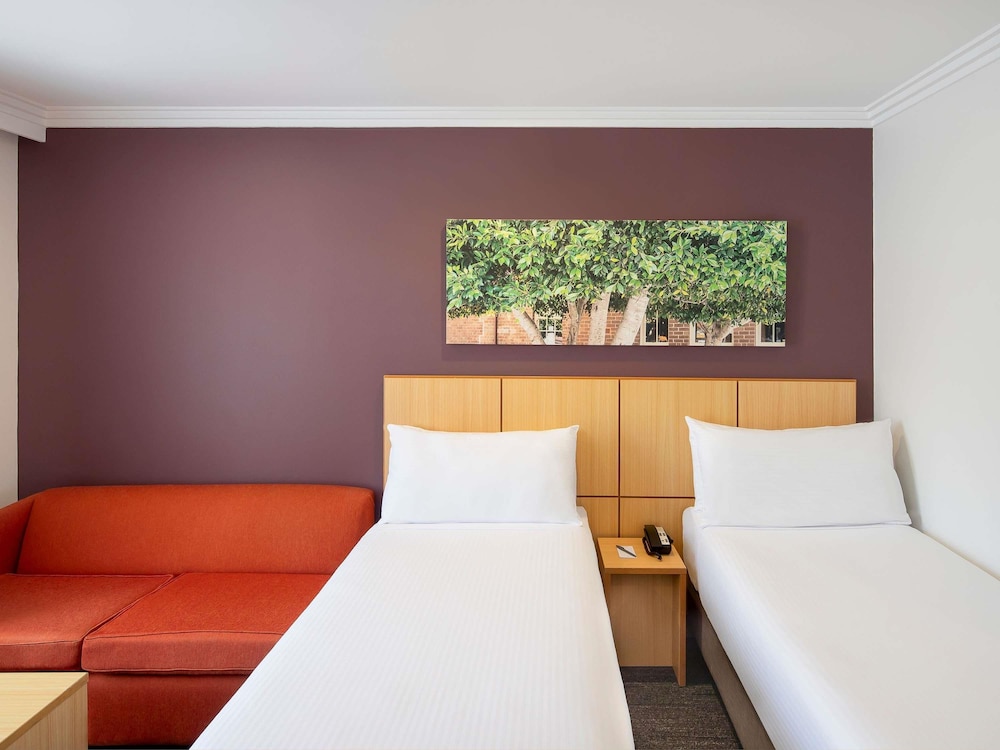 Habitación Estándar Twin del hotel Mercure Sydney Blacktown. Foto 1