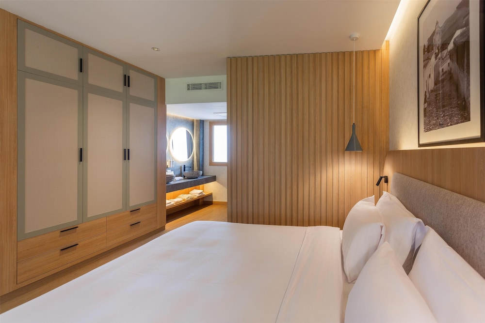 Suite junior del hotel Radisson Resort and Residences Tenerife - Adults Only. Foto 2