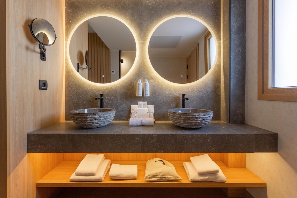 Suite junior del hotel Radisson Resort and Residences Tenerife - Adults Only. Foto 9