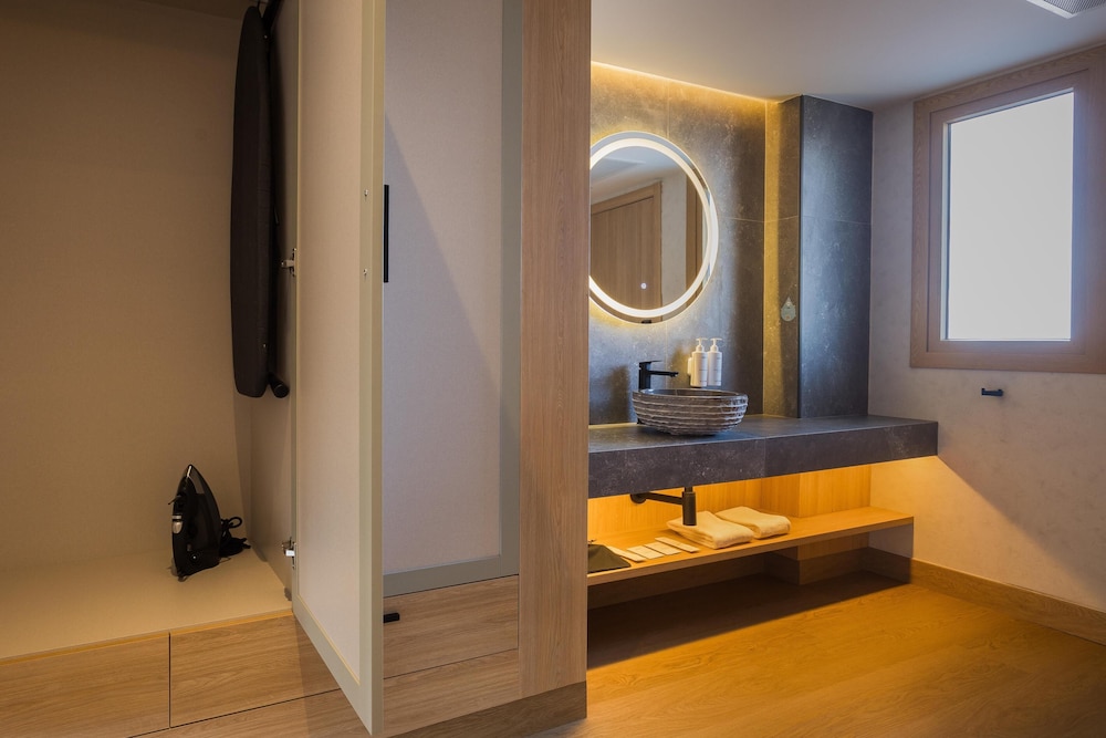 Suite junior del hotel Radisson Resort and Residences Tenerife - Adults Only. Foto 16