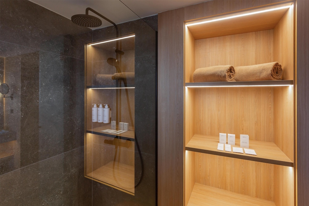 Suite junior del hotel Radisson Resort and Residences Tenerife - Adults Only. Foto 19