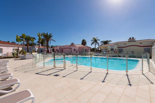 Bungalow de un dormitorio del hotel Bungalows Tisaya Golf. Foto 3