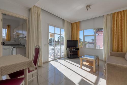 Bungalow de un dormitorio del hotel Bungalows Tisaya Golf. Foto 7