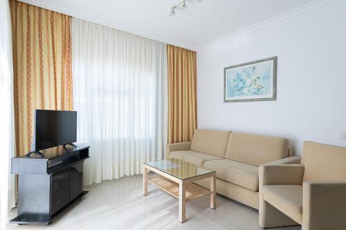 Bungalow de un dormitorio del hotel Bungalows Tisaya Golf. Foto 17