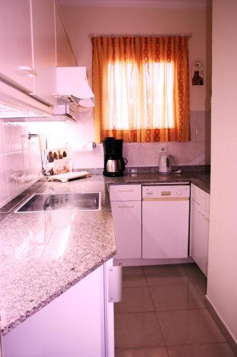 Bungalow de un dormitorio del hotel Bungalows Tisaya Golf. Foto 31