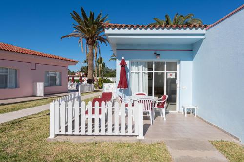 Bungalow de un dormitorio del hotel Bungalows Tisaya Golf. Foto 40