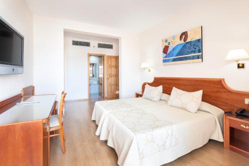 Habitación Doble con vistas al mar del hotel Hc Magec. Foto 2