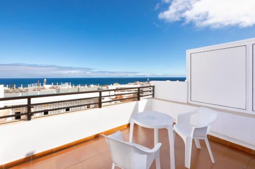 Habitación Doble con vistas al mar del hotel Hc Magec. Foto 4