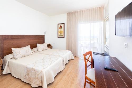 Habitación Doble con vistas al mar del hotel Hc Magec. Foto 1