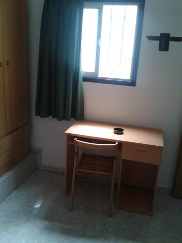 Habitación Doble con baño privado - 2 camas del hotel Falow. Foto 6