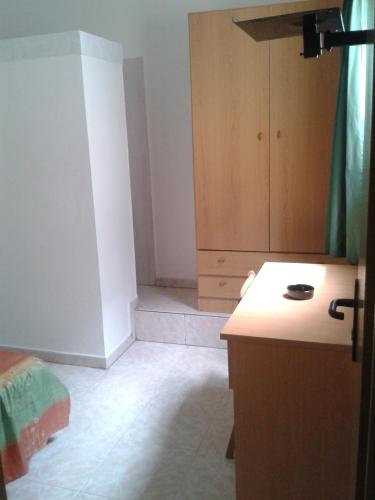 Habitación doble con baño privado del hotel Falow. Foto 6