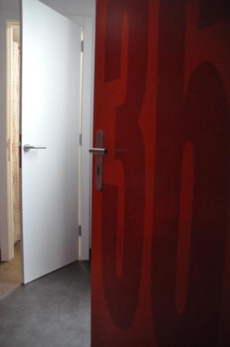 Habitación Doble Superior con 2 camas y baño privado del hotel Falow. Foto 33