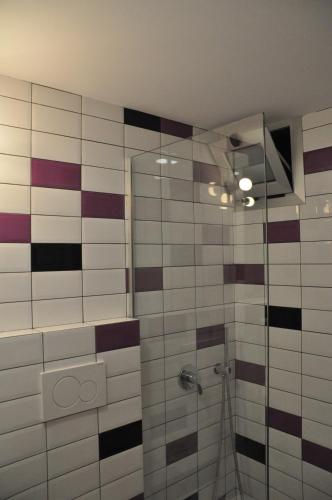 Habitación Individual Superior con baño privado del hotel Falow. Foto 9