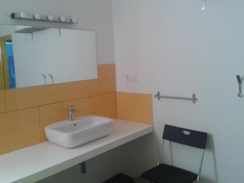 Habitación Doble con aseo compartido - 2 camas del hotel Falow. Foto 1