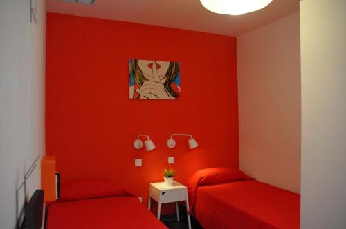 Habitación Doble Superior con 2 camas y baño privado del hotel Falow. Foto 2