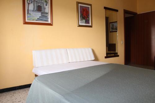 Double room del hotel Olympia. Foto 8