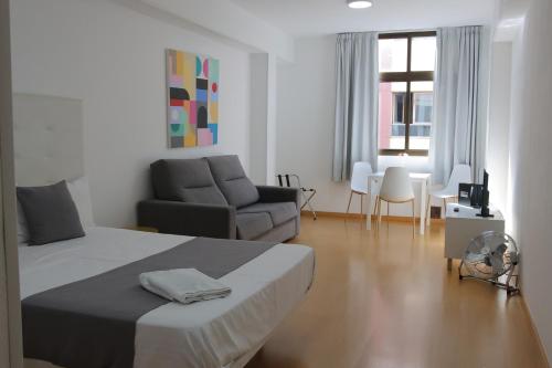Estudio Con Cocina Sofá Cama incluido 1 Cama doble del hotel Las Palmas Urban Center. Foto 8