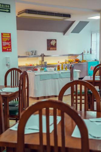 Estudio Vista Piscina Balcón o Terraza Vista ciudad 2 Camas individuales del hotel Park Plaza. Foto 19