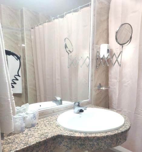 Habitación Individual Estándar del hotel Pez Azul. Foto 16