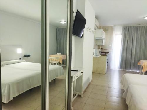 Habitación Triple del hotel Pez Azul. Foto 13