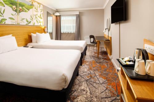 Habitación Doble Estándar - 2 camas del hotel Ibis Styles Birmingham Centre. Foto 5