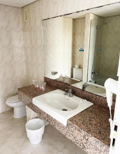 Habitación Doble Deluxe del hotel Complejo BLUESEA Puerto Resort Compuesto Por Canarife Y Bonanza Palace. Foto 5