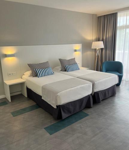 Habitación Doble Deluxe del hotel Complejo BLUESEA Puerto Resort Compuesto Por Canarife Y Bonanza Palace. Foto 3