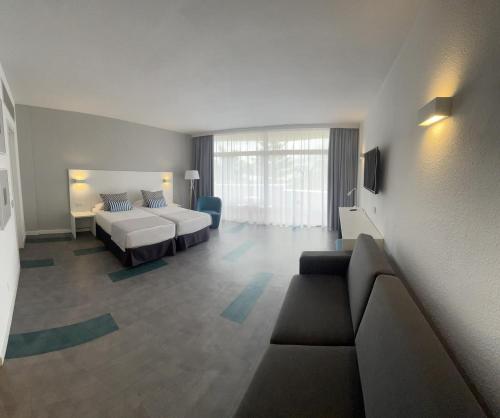 Deluxe Double Room del hotel Complejo BLUESEA Puerto Resort Compuesto Por Canarife Y Bonanza Palace. Foto 10