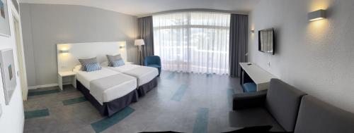 Habitación Doble Deluxe del hotel Complejo BLUESEA Puerto Resort Compuesto Por Canarife Y Bonanza Palace. Foto 11