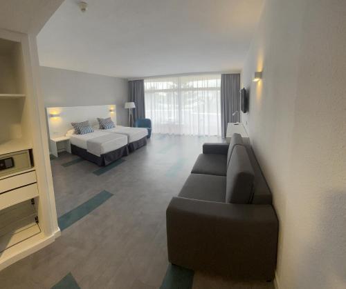 Deluxe Double Room del hotel Complejo BLUESEA Puerto Resort Compuesto Por Canarife Y Bonanza Palace. Foto 14