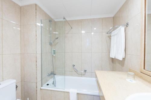 Habitación Doble con vistas al mar del hotel Complejo BLUESEA Puerto Resort Compuesto Por Canarife Y Bonanza Palace. Foto 16