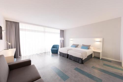 Habitación Doble con vistas a la montaña del hotel Complejo BLUESEA Puerto Resort Compuesto Por Canarife Y Bonanza Palace. Foto 10