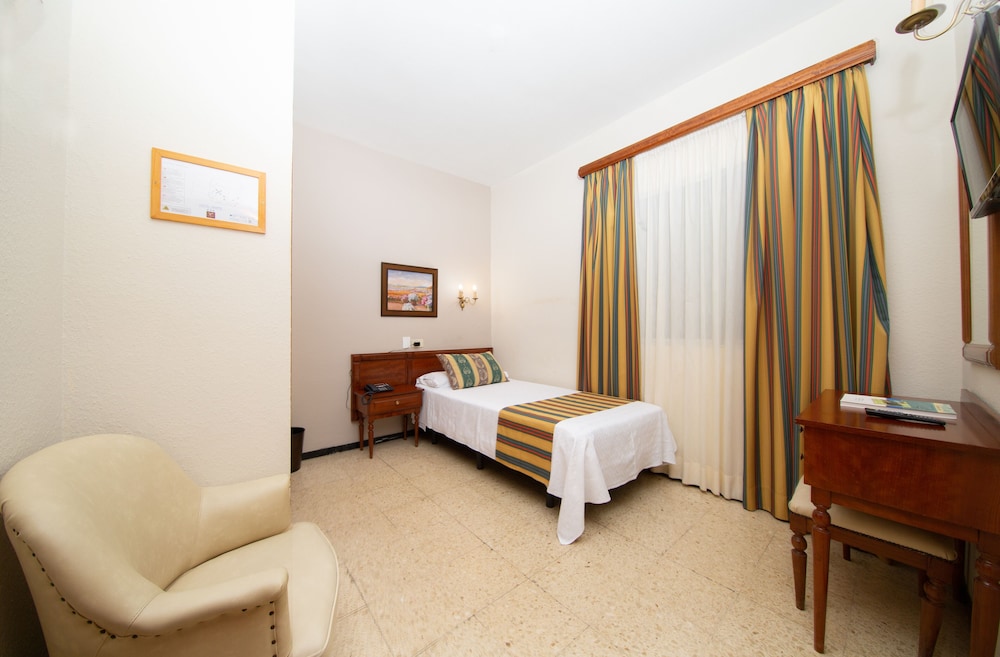 Habitación individual del hotel Marte. Foto 1
