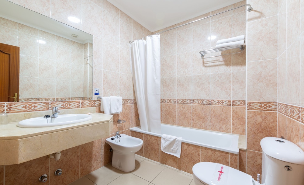 Habitación triple 3 camas individuales del hotel Marte. Foto 6