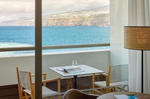 Habitación The Level con vistas frontales al mar del hotel Meliá Costa Atlantis Tenerife