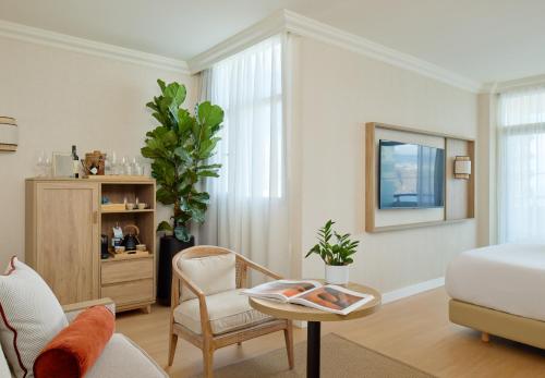 Suite Junior The Level con vistas frontales al mar del hotel Meliá Costa Atlantis Tenerife. Foto 8