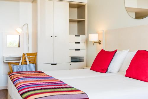 Habitación Doble con balcón del hotel Londres Estoril. Foto 3