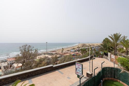 Apartamento con vistas a la piscina del hotel Apartamentos Terrazamar. Foto 45