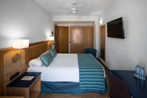 Habitación doble Vista Montaña Vista Piscina Balcón o Terraza Vista ciudad del hotel Catalonia Las Vegas - Adults Only