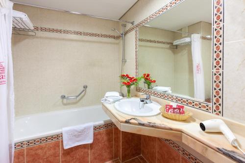 Estudio con balcón del hotel Masaru. Foto 4